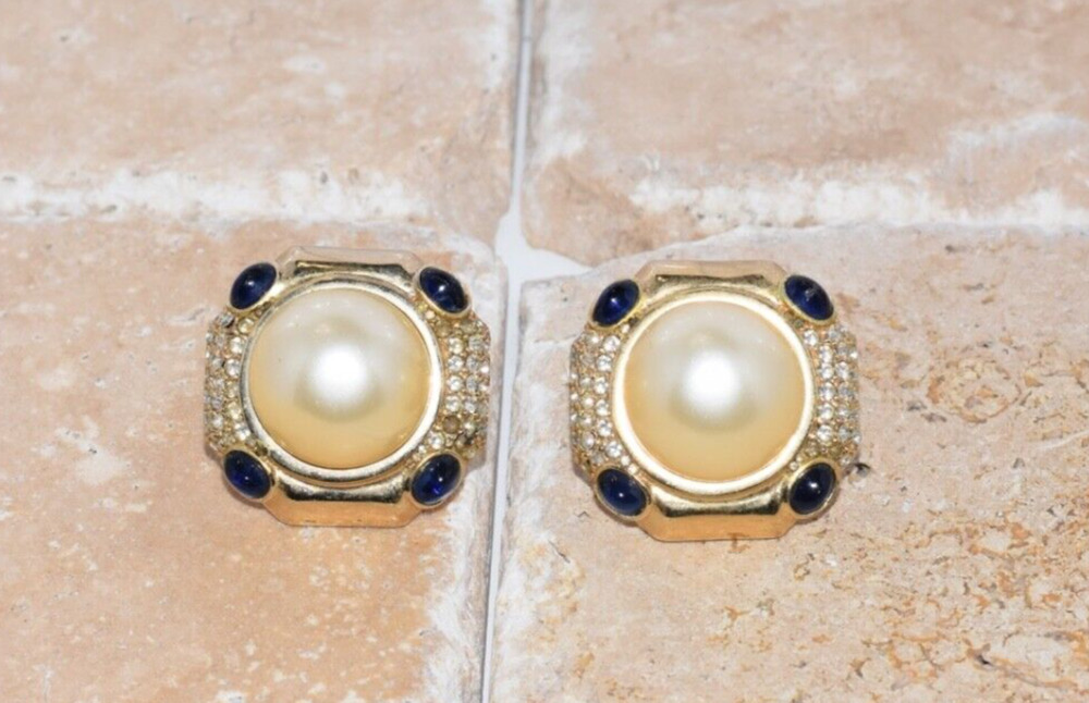Vintage CINER Blue Sapphire Glass Rhinestones Mogul Faux Pearl Clip Earrings